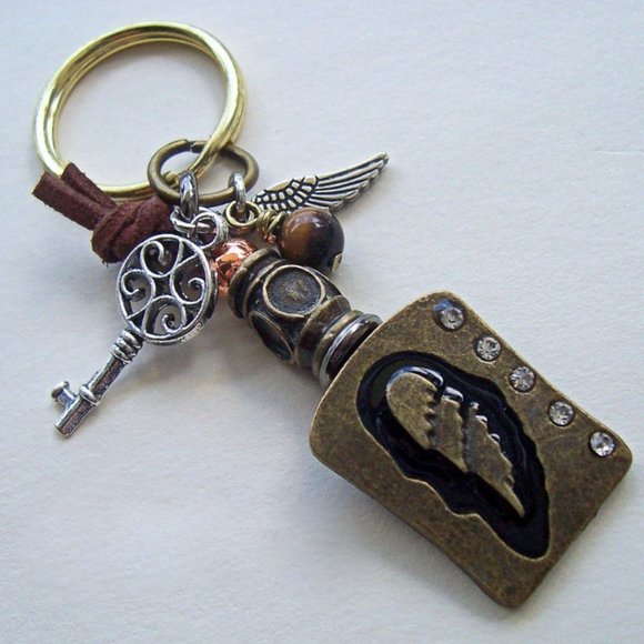 Hand Made Angel Wing Key Charm - Picture 1 of 3